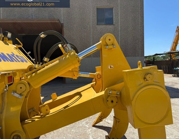 KOMATSU D155 AX-7 ***BRAND NEW***